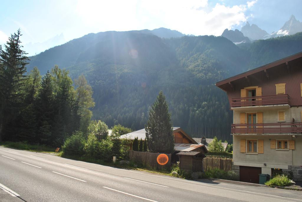 Fleur Des Neiges Hostel Chamonix Bagian luar foto