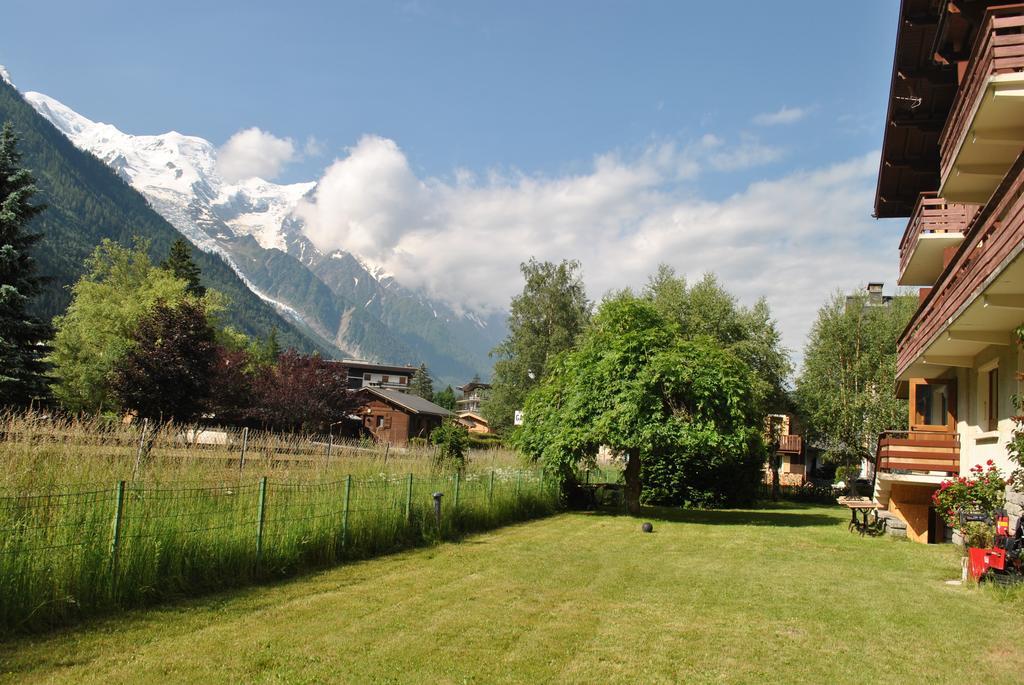Fleur Des Neiges Hostel Chamonix Bagian luar foto