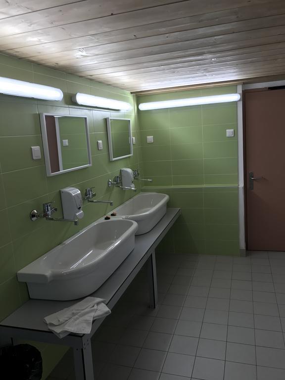 Fleur Des Neiges Hostel Chamonix Bagian luar foto