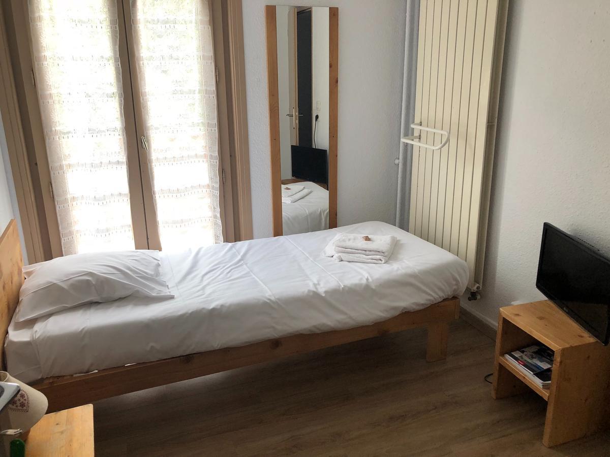 Fleur Des Neiges Hostel Chamonix Bagian luar foto