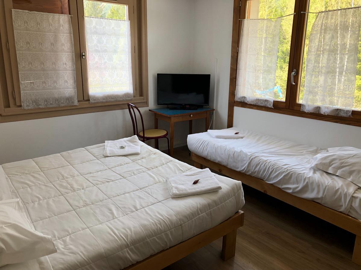 Fleur Des Neiges Hostel Chamonix Bagian luar foto