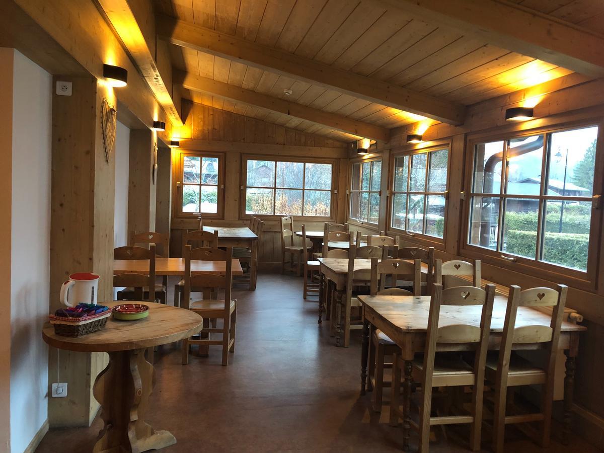 Fleur Des Neiges Hostel Chamonix Bagian luar foto